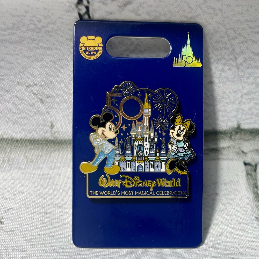 2021 Disney World 50th Anniversary Mickey & Minnie Castle Pin New In Hand